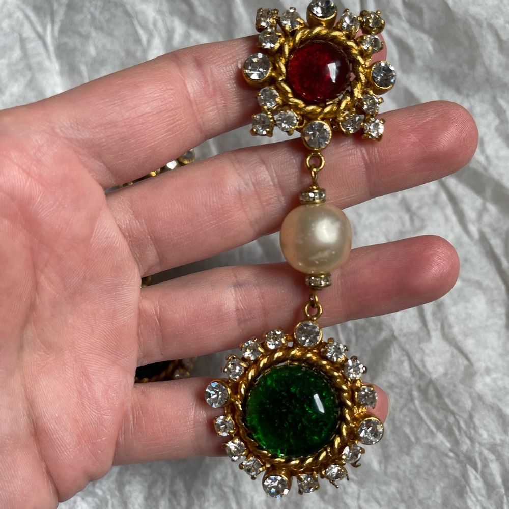 Vintage Chanel Gripoix Season 23 Drop Clip On Earrings. - Picture 4 of 7